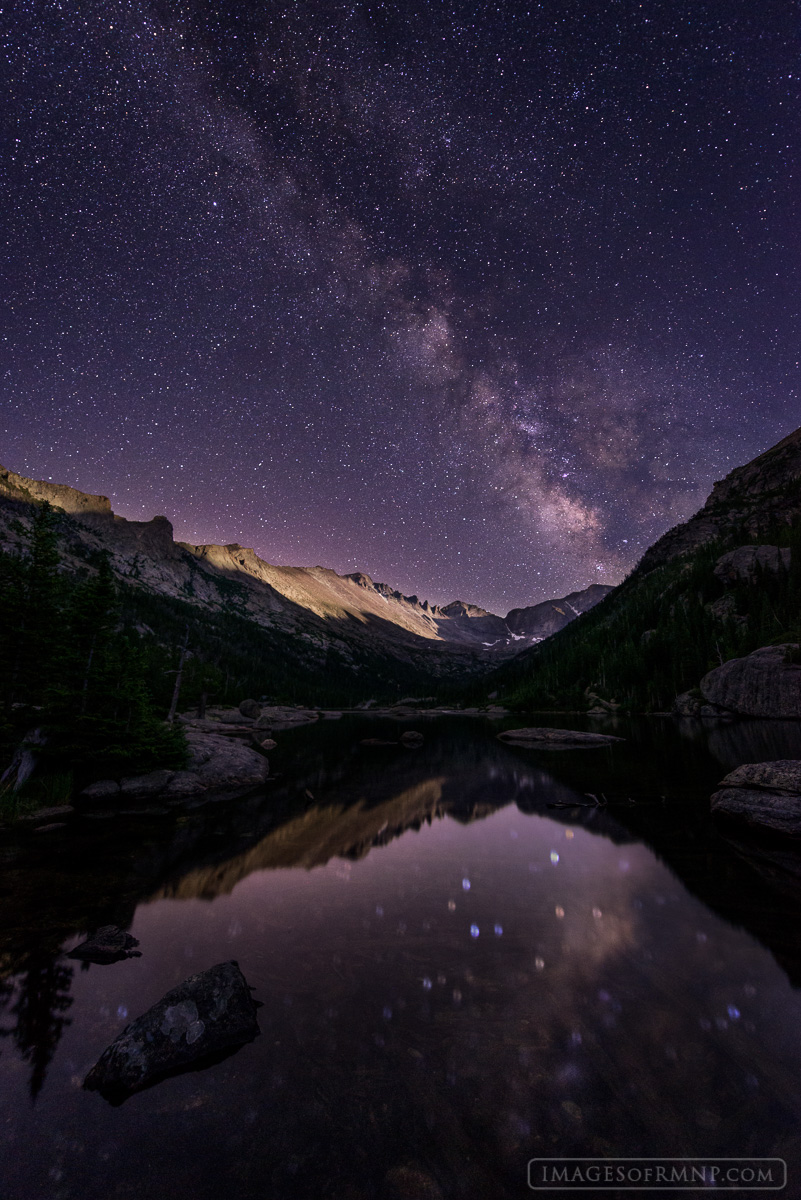 Mills Lake is a well-known and loved location in Rocky Mountain National Park, but few people come back at night to watch the...