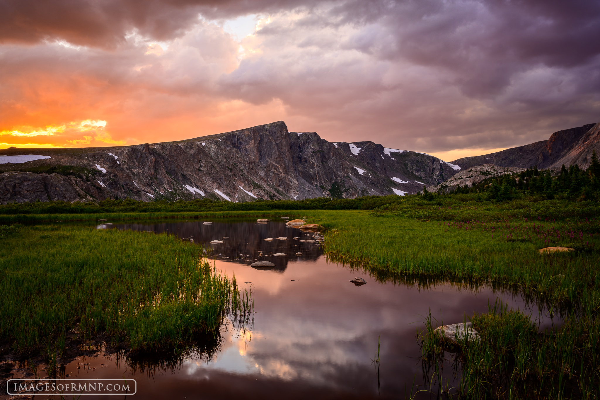 As the sun says goodnight it leaves a parting gift of glowing skies in this quiet and peaceful location far from the maddening...